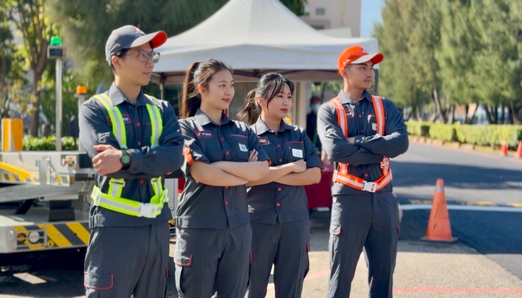 桃園航勤全面升級制服